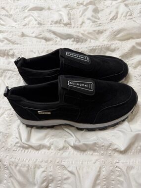 Women's Black Slip-On Casual Loafers